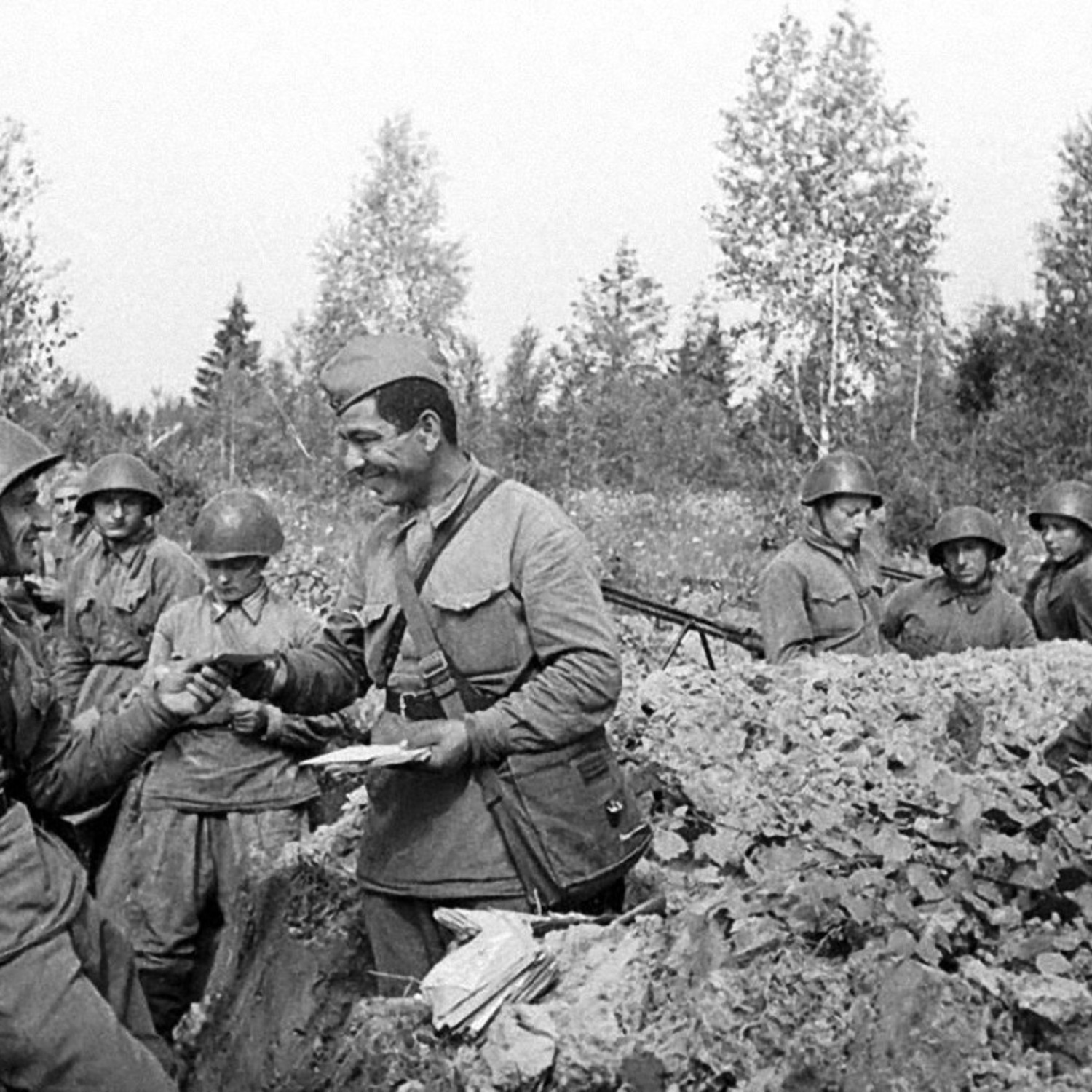 Попали в вов. Великая Отечественная война 1941-1945г. Военные кадры. Солдат на передовой.